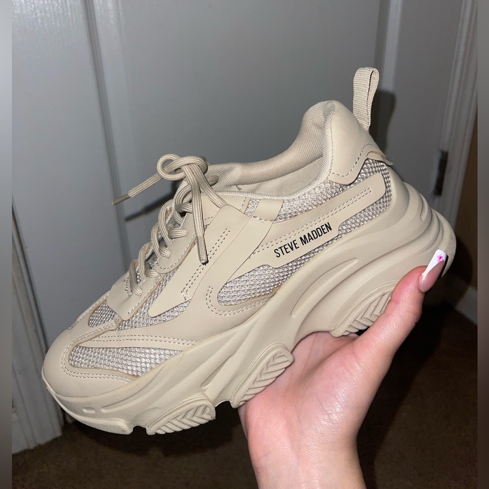 Brand Steve Madden : color tan sizing 8 in women’s
